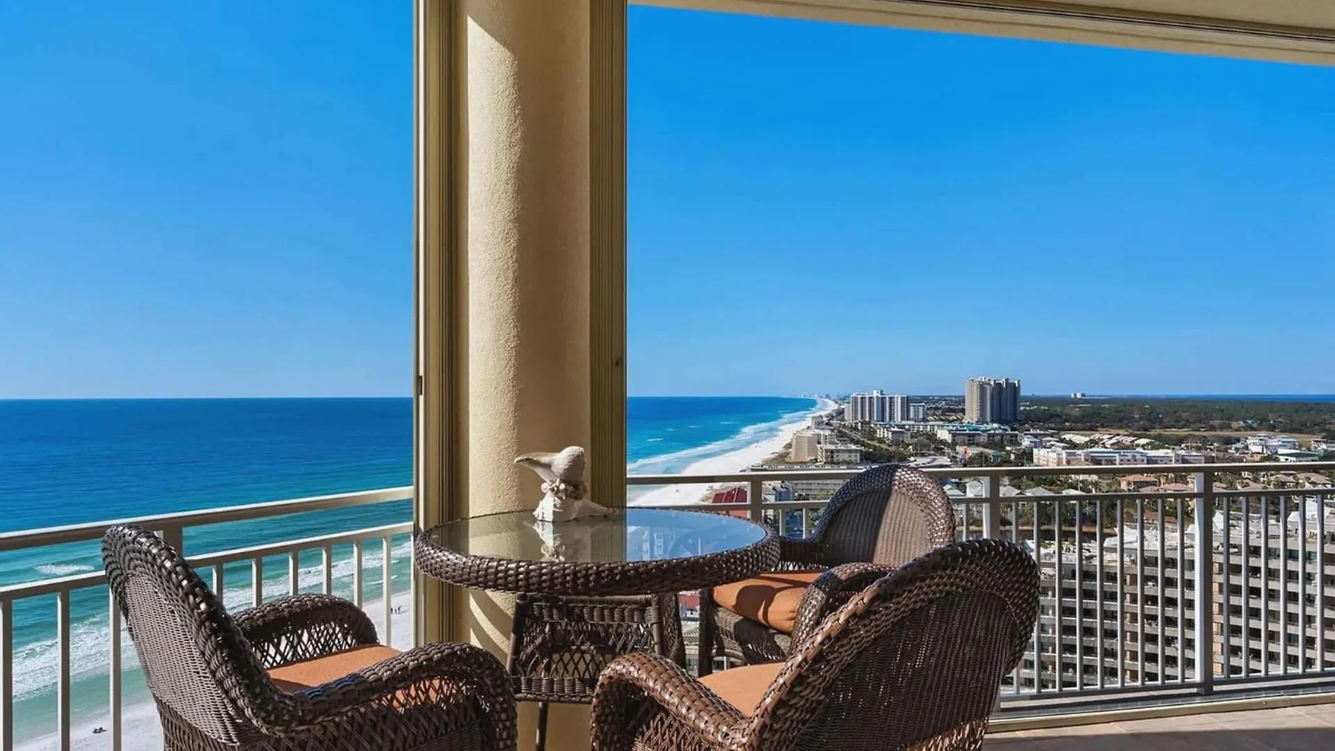 Stunning 3 Bedroom 3 Bath Gulf-Front Villa Destin